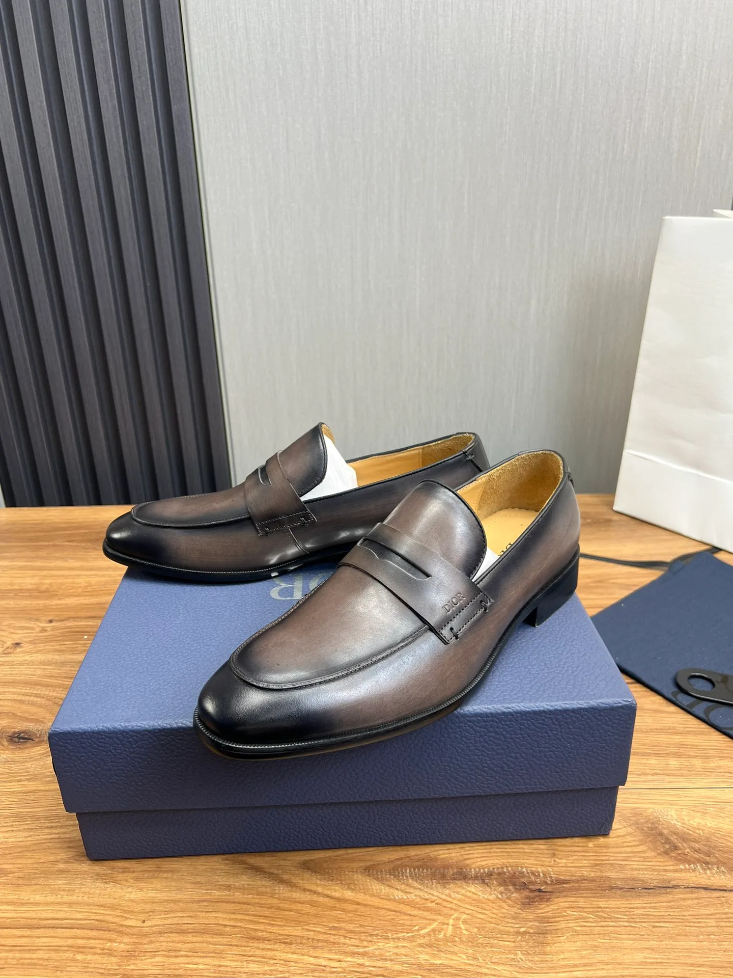 Men's men's shoes 💰540💰 Dior men's business casual leather shoes 👞all made of imported original brand leather, just to create a more comfortable wearing experience, upper: original cowhide ➕ imported cowhide lining, original non-slip and wear-resistant rubber outsole ✔️36-45 (45 non-returnable)